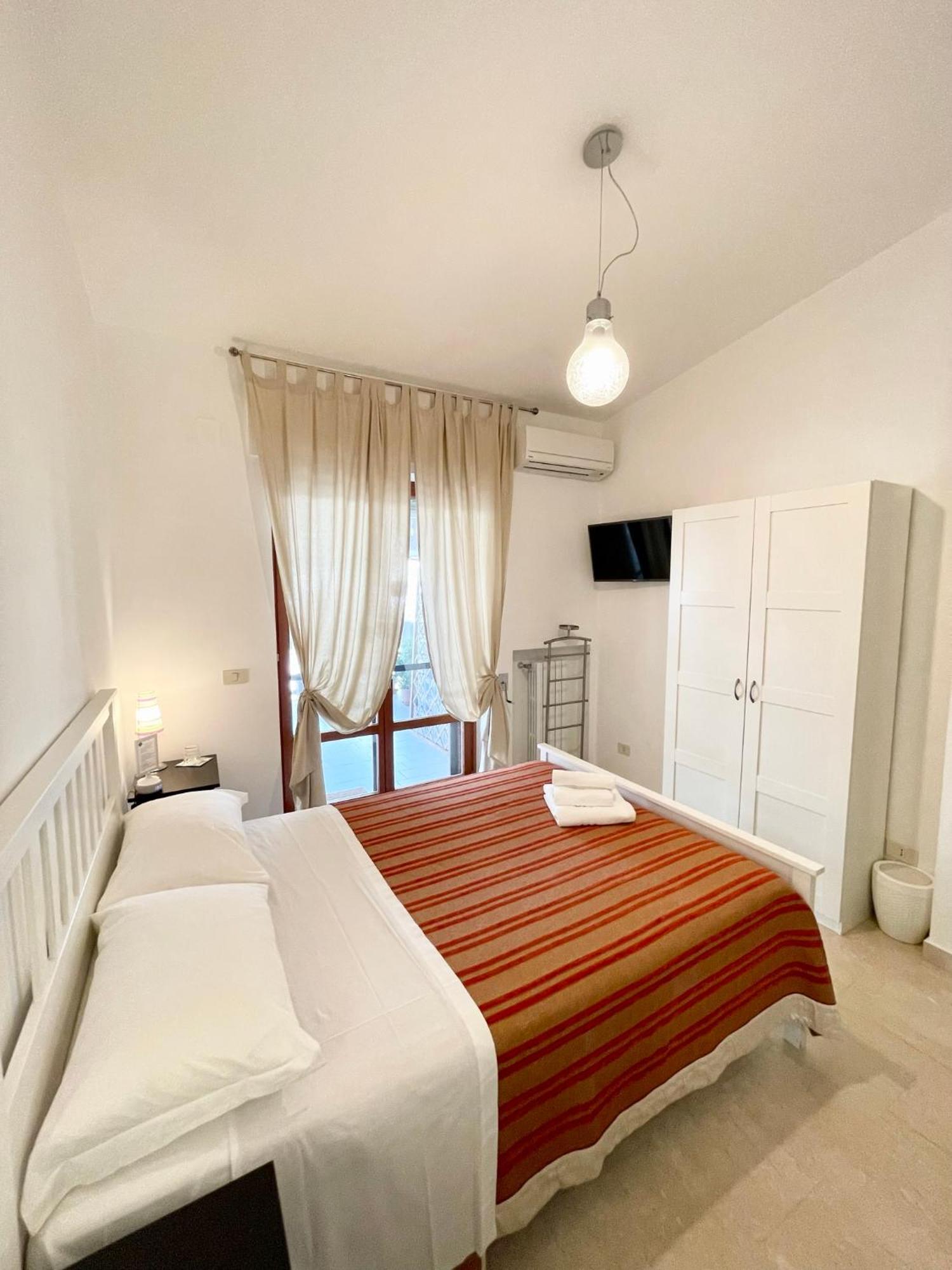 B&B Le Saline Taranto Ngoại thất bức ảnh
